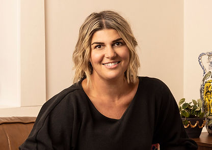 Ebony Russell - 
2 Day Mould and Decoration 